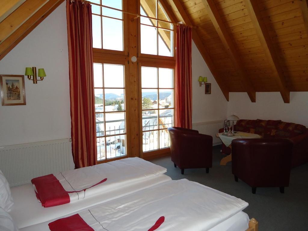Berghotel Schiller Schonach im Schwarzwald Room photo